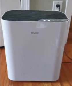 Levoit Vital 100 glossy body